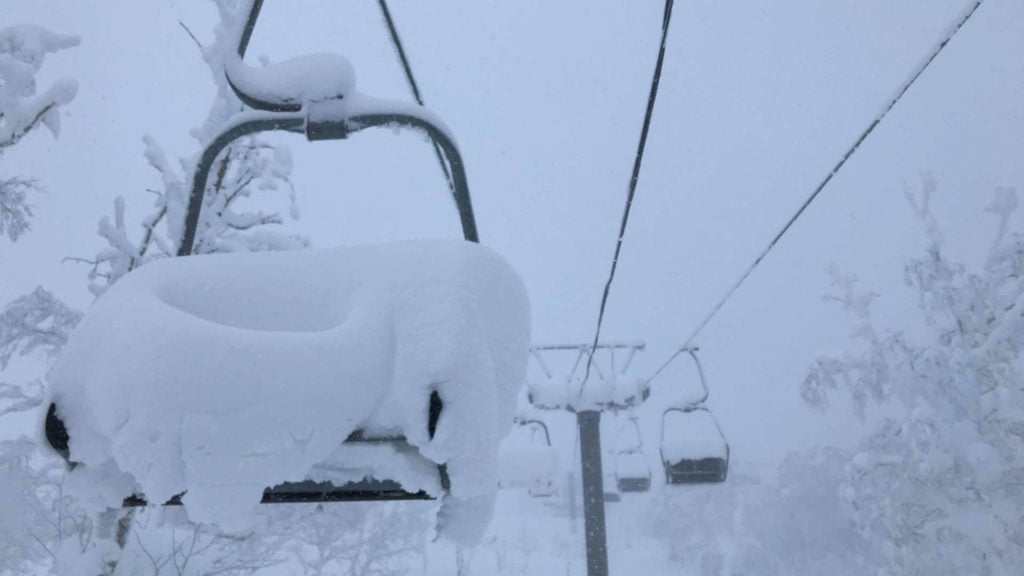 rusutsu-chairlift-bigsnow-powder-hokkaido-japow-2-1024x576-(1).jpg rusutsu-chairlift-bigsnow-powder-hokkaido-japow-2-1024x576-(1).jpg