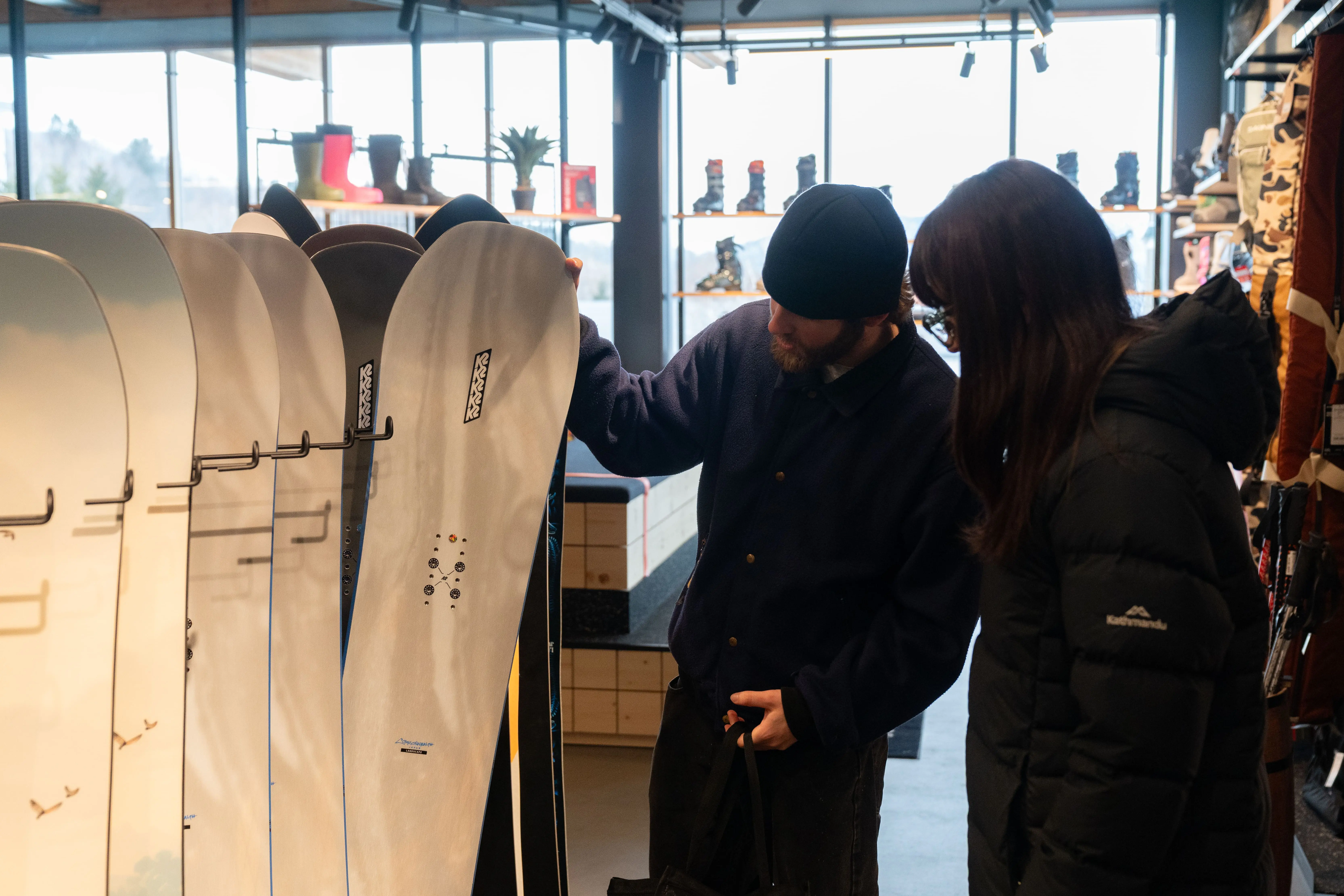 furanostore.webp ski tech in store